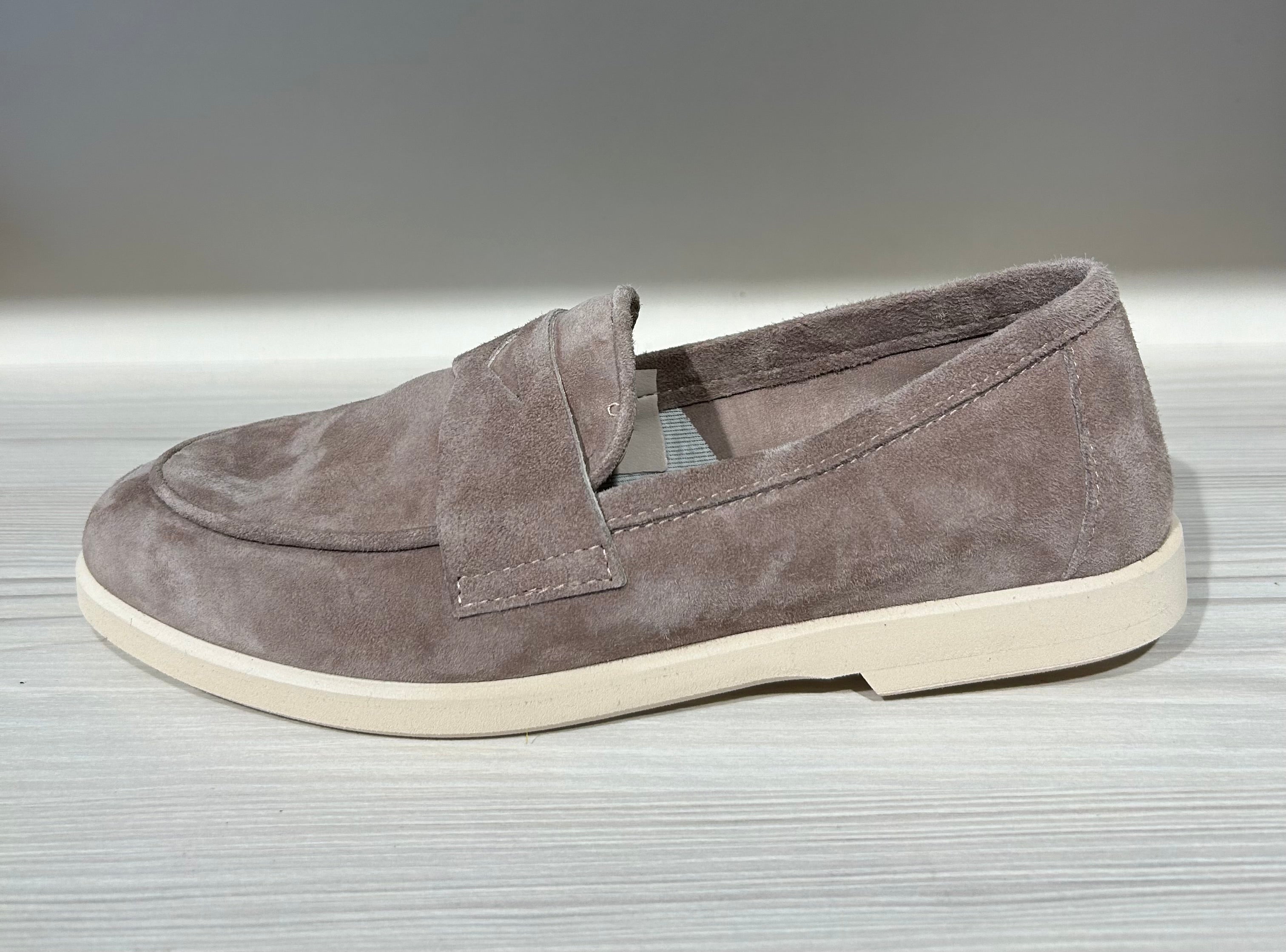 Slipper in pastell braun