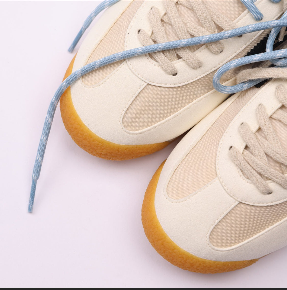 Sneaker in offwhite