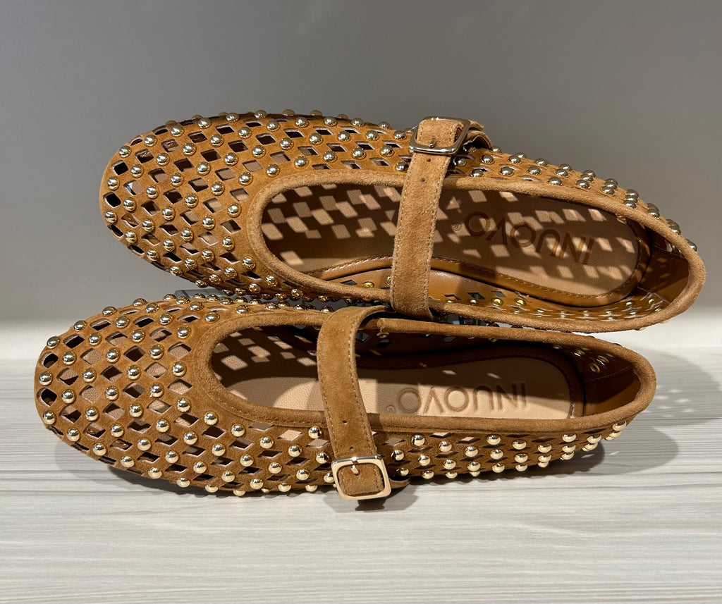 Ballerina in cognac mit Spange u Goldnieten