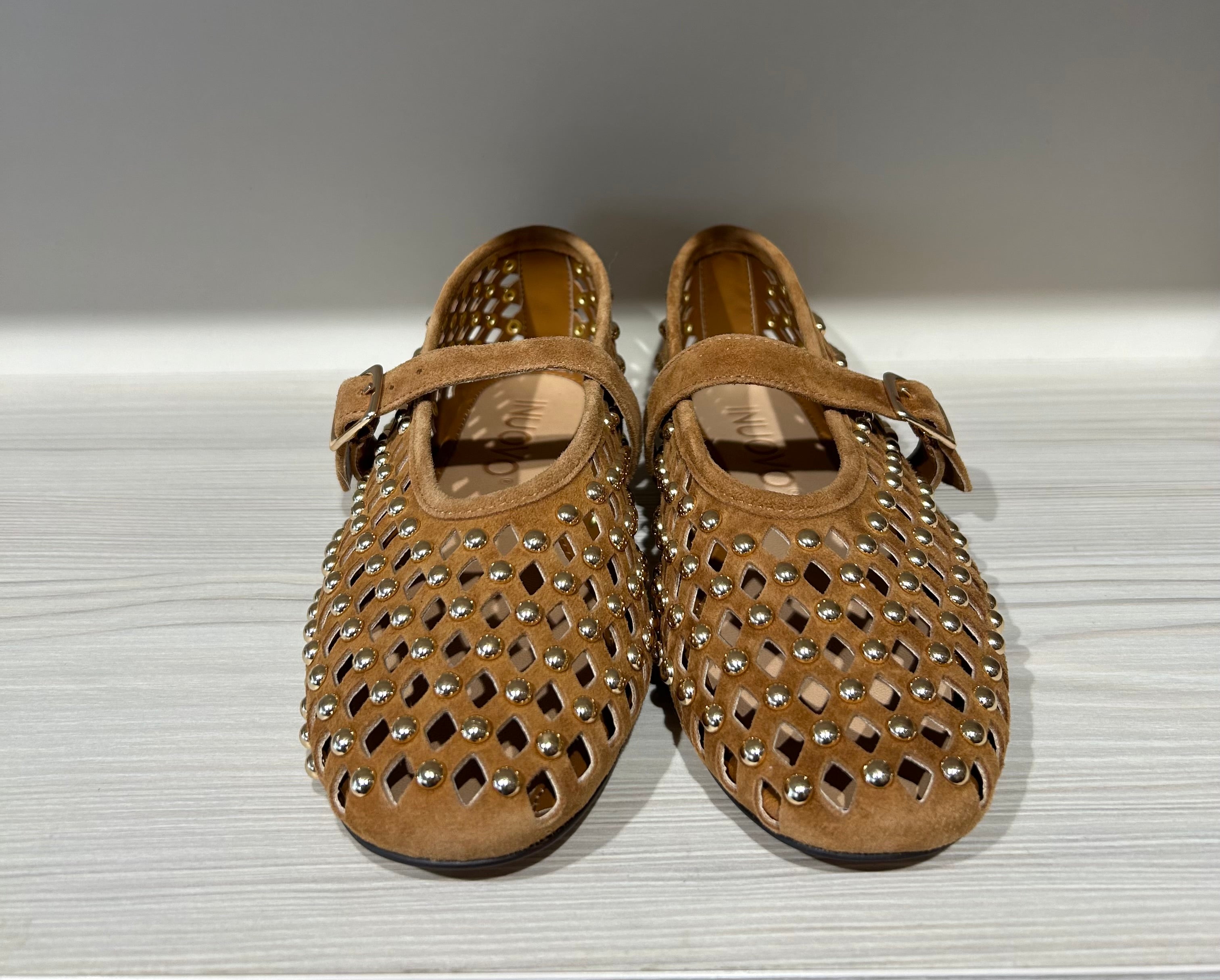Ballerina in cognac mit Spange u Goldnieten