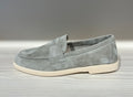 Slipper in schilf