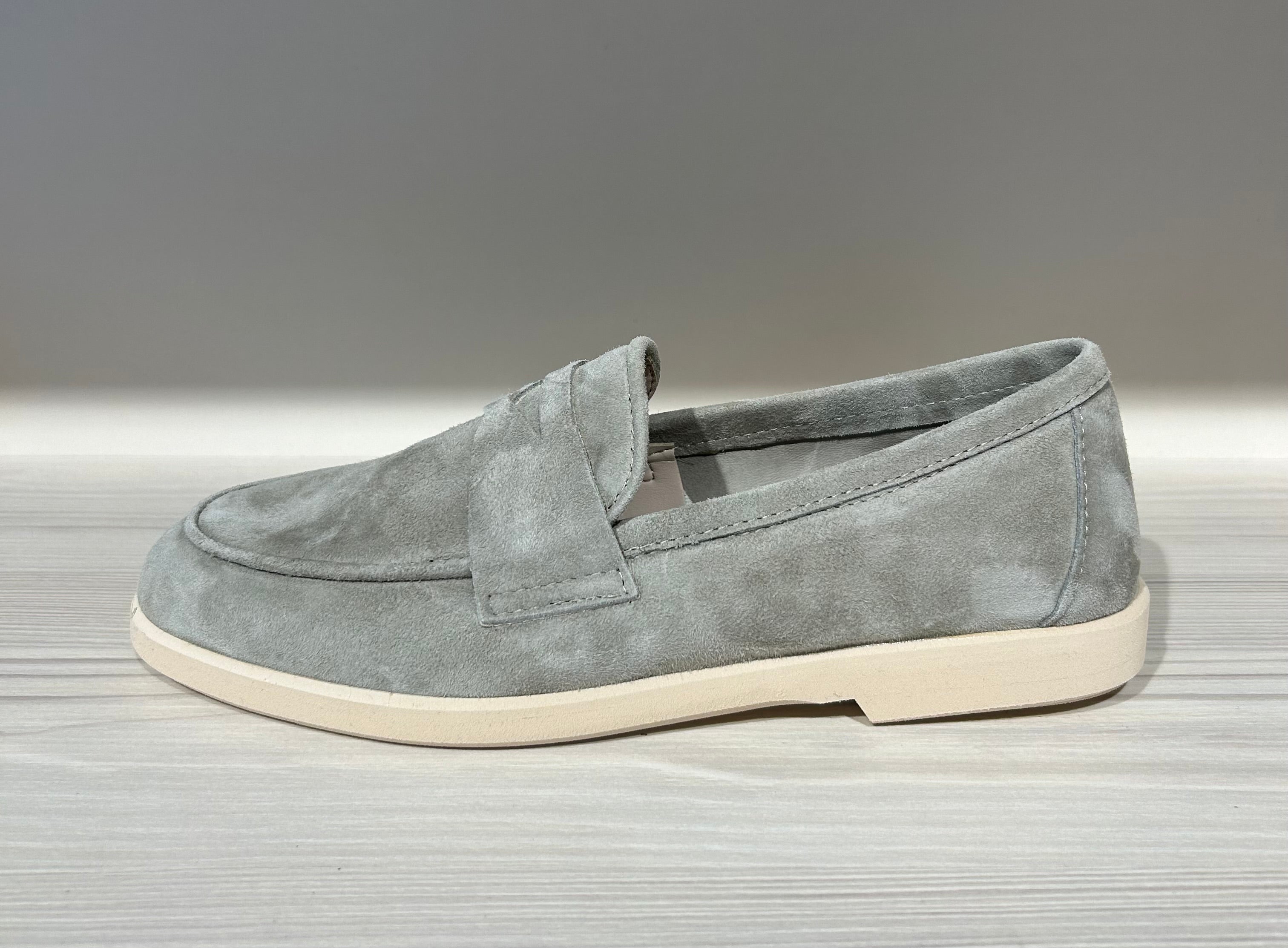 Slipper in schilf