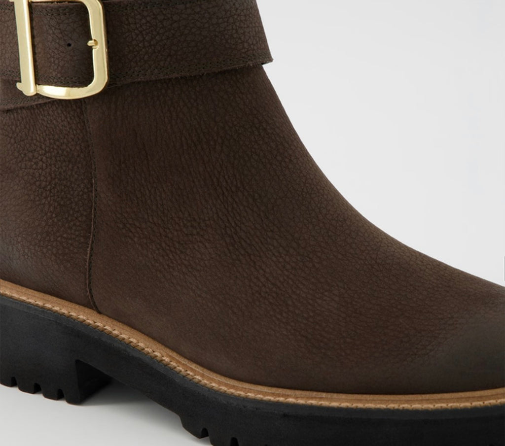 Stiefelette mit Riemen in dunkelbraun